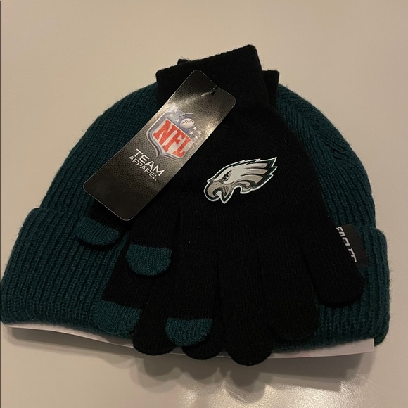 NFL Other - NFL TEAM Apparel Eagles Dark Green Beanie & Black Gloves Set OSFM NWT